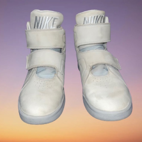 NIKE 840106-010 YOUTH UNISEX SHOES SNEAKERS OFF WHITE LIGHT GRAY LEATHER SZ 4Y - Picture 1 of 8